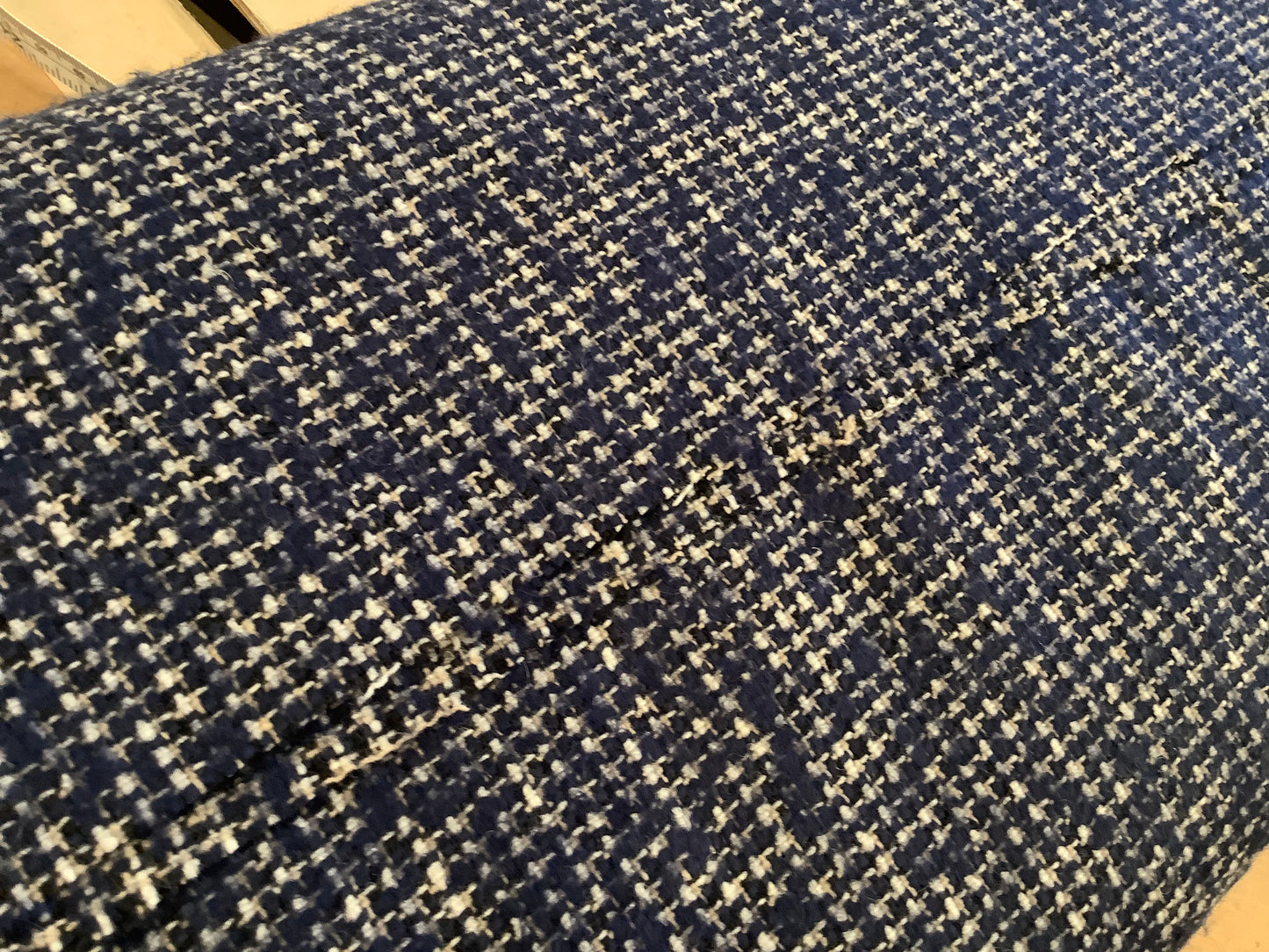 Italian Wool, Mini Houndstooth, Navy/Creme/Black