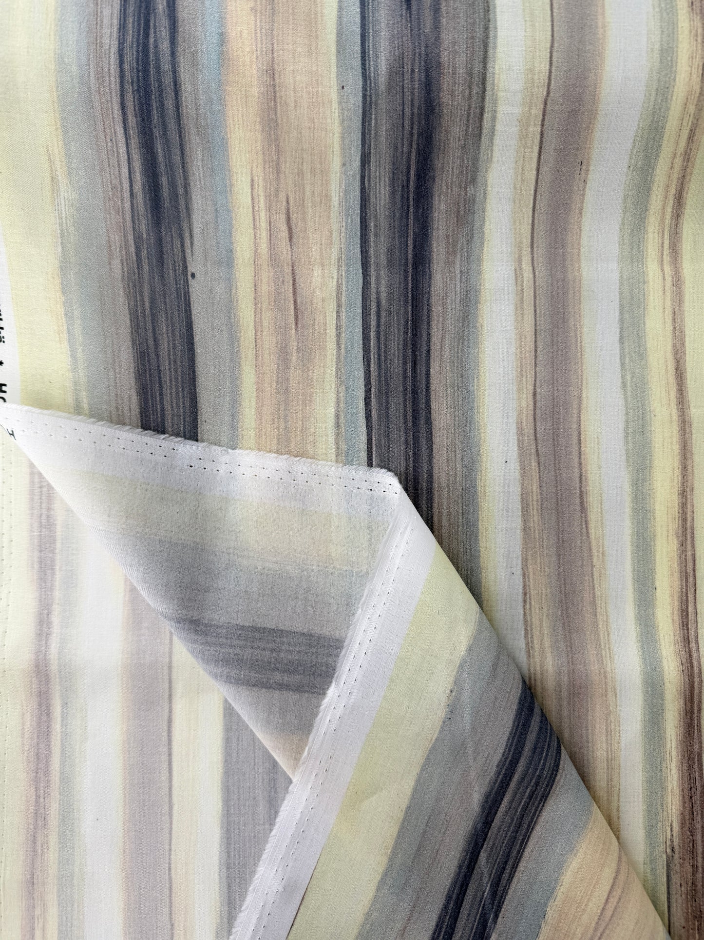Hokkoh OSKikka Cotton Lawn, Paintbrush Stripe