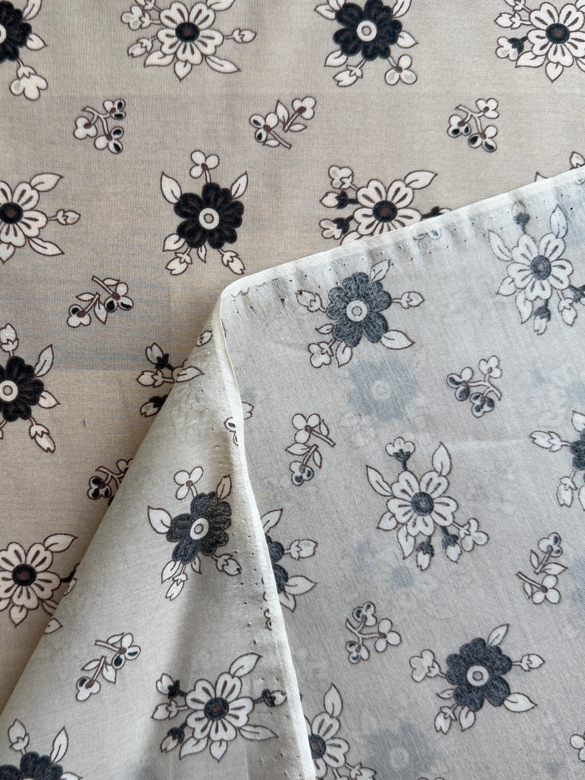 Cotton/Silk Lawn, Beige Geometric Floral