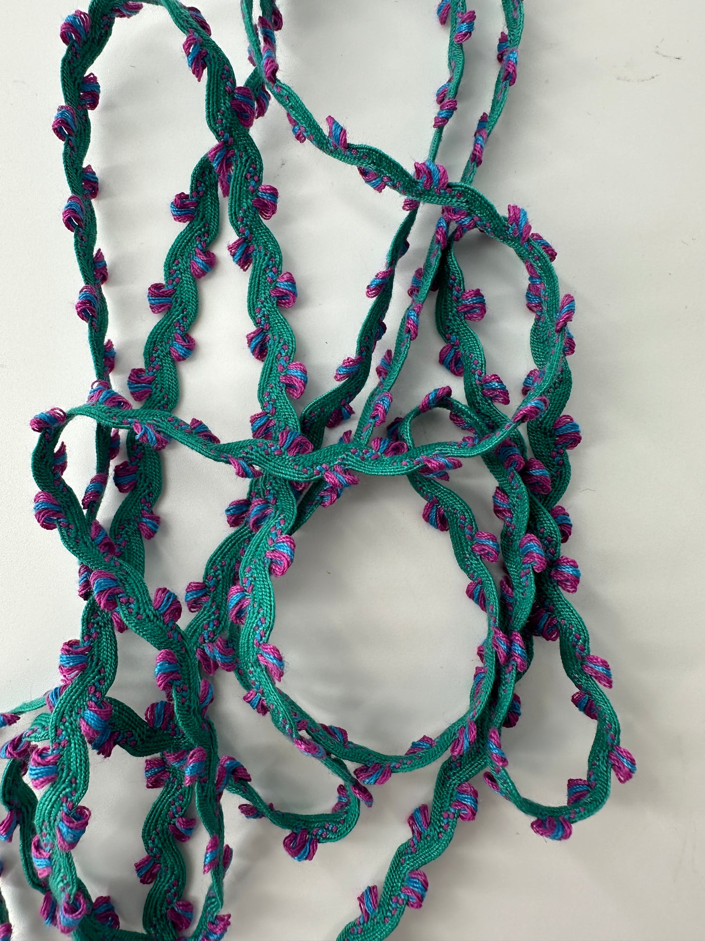 Scalloped Ric Rac Trim, 1/4"