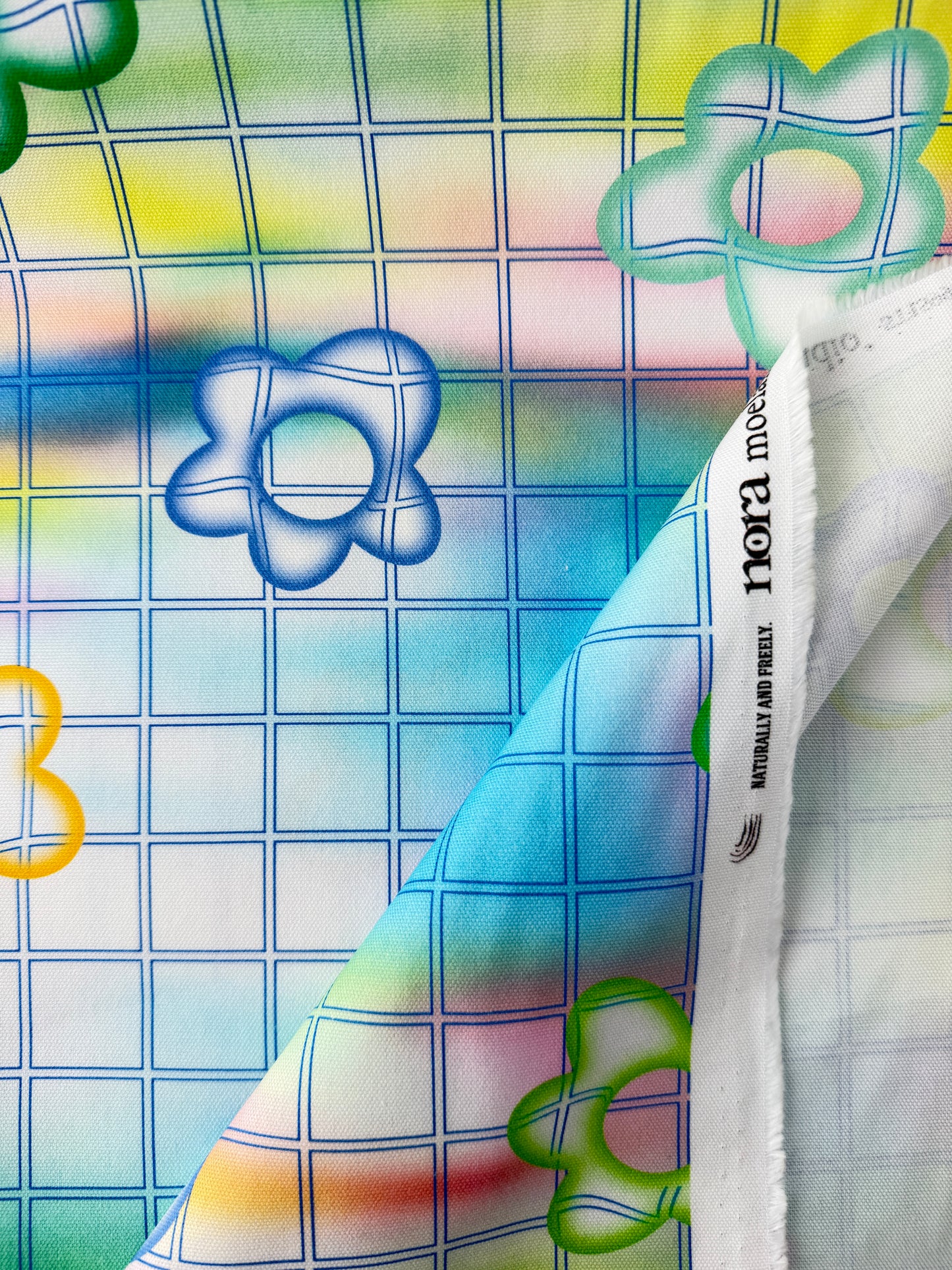 Nora Cotton Oxford, Gradient Puddles Flower