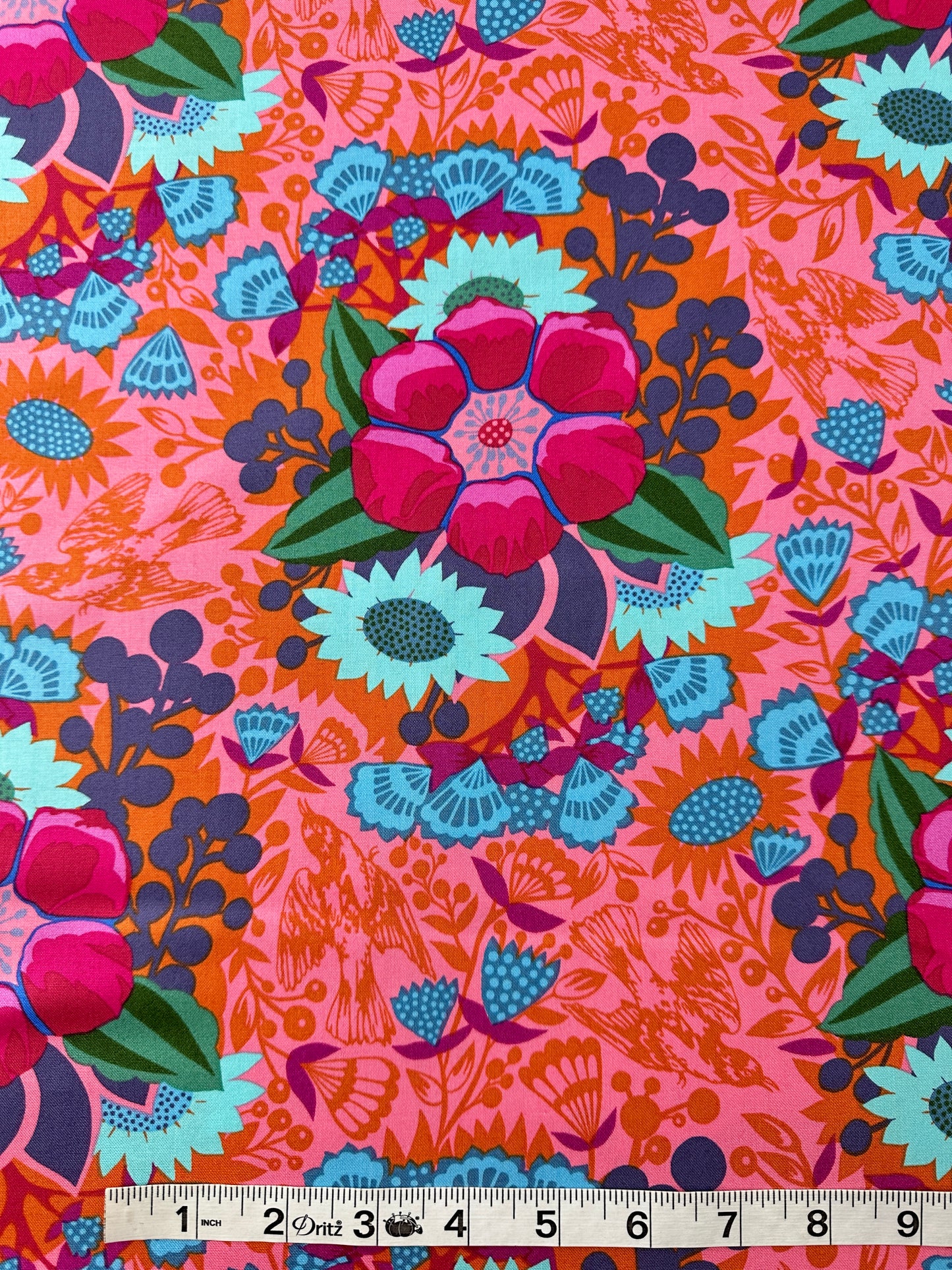 Anna Maria Cotton Sheeting, Overdressed, Centerpiece in Juicy, 4.7oz