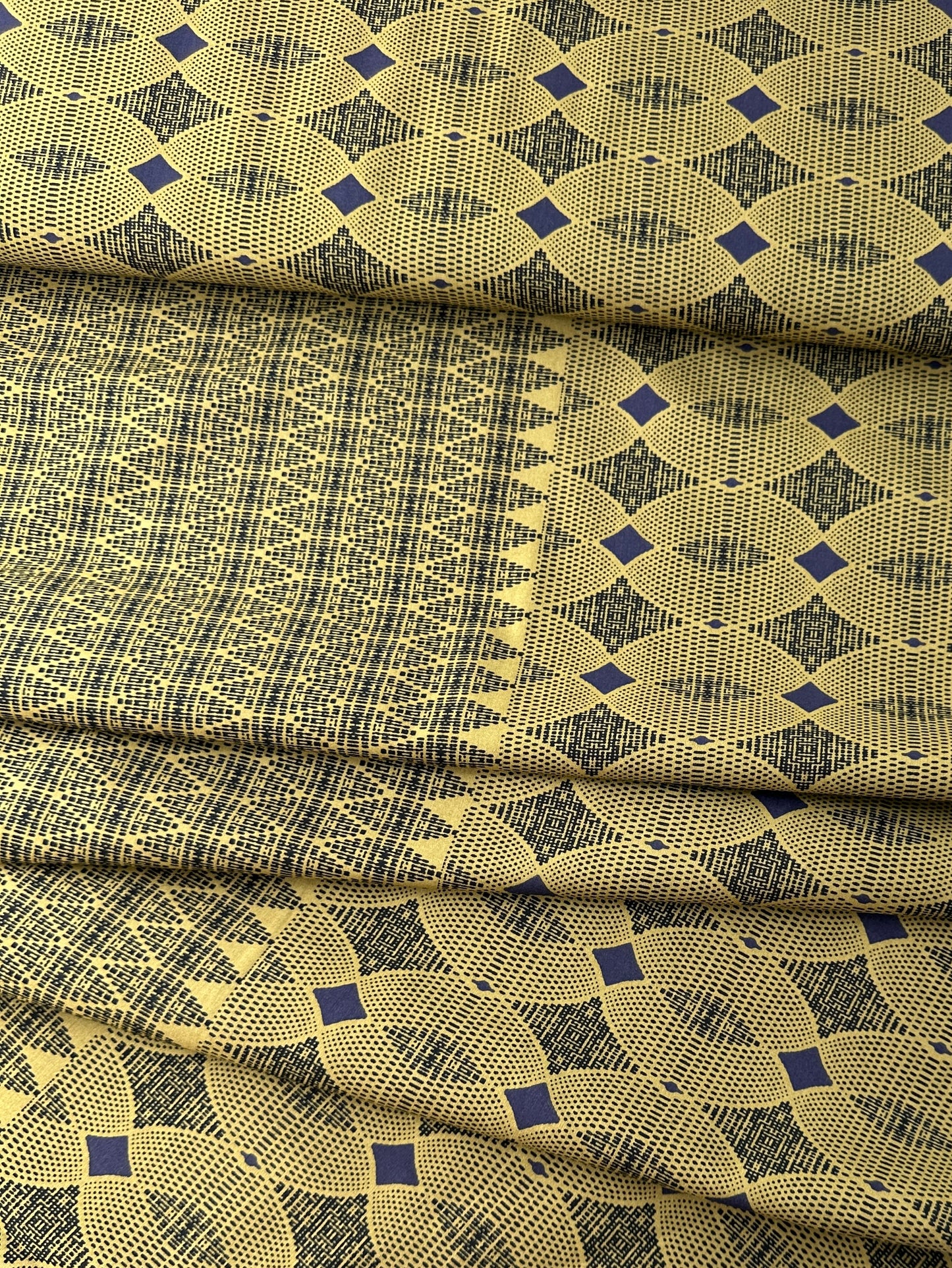 Hokkoh, Oskikka, Cotton/Rayon Border Print – Ochre