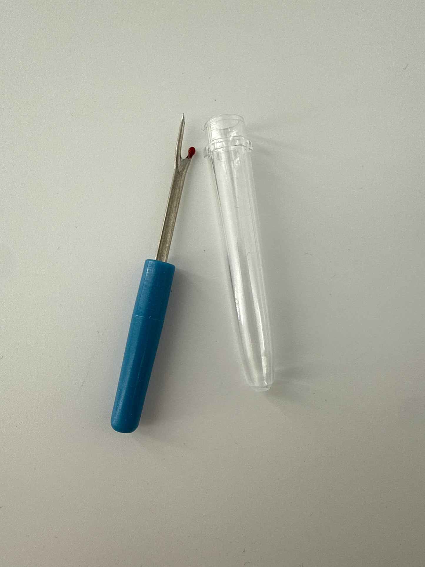 Mini Seam Ripper with cap