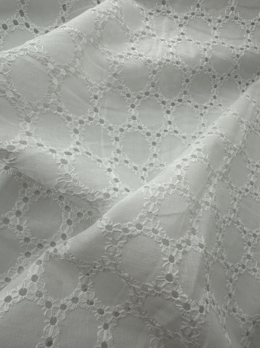 Cotton Eyelet, Circle Motif, 3.15 oz