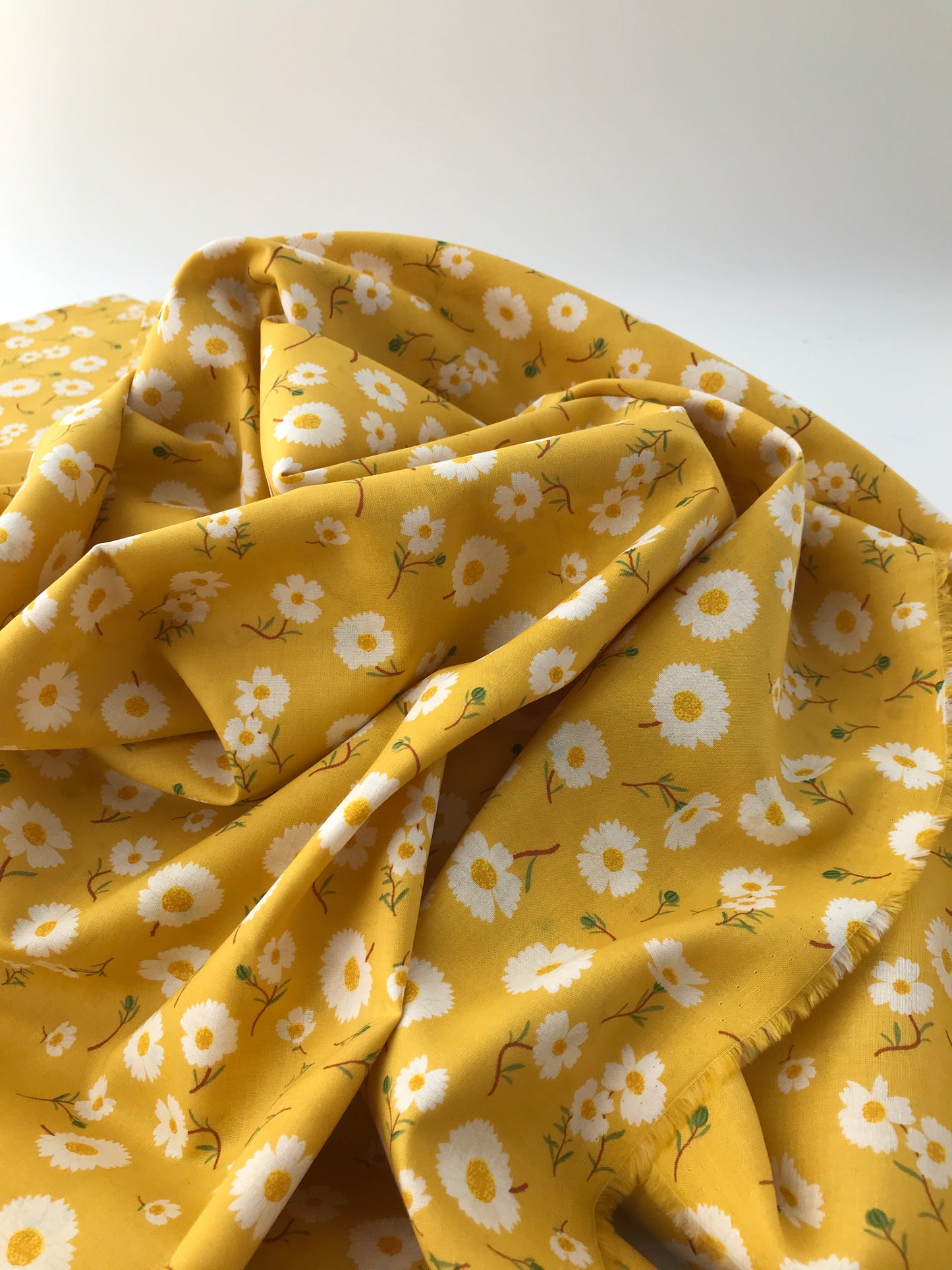 Birch Organic Cotton Lawn, Daisies Sunshine