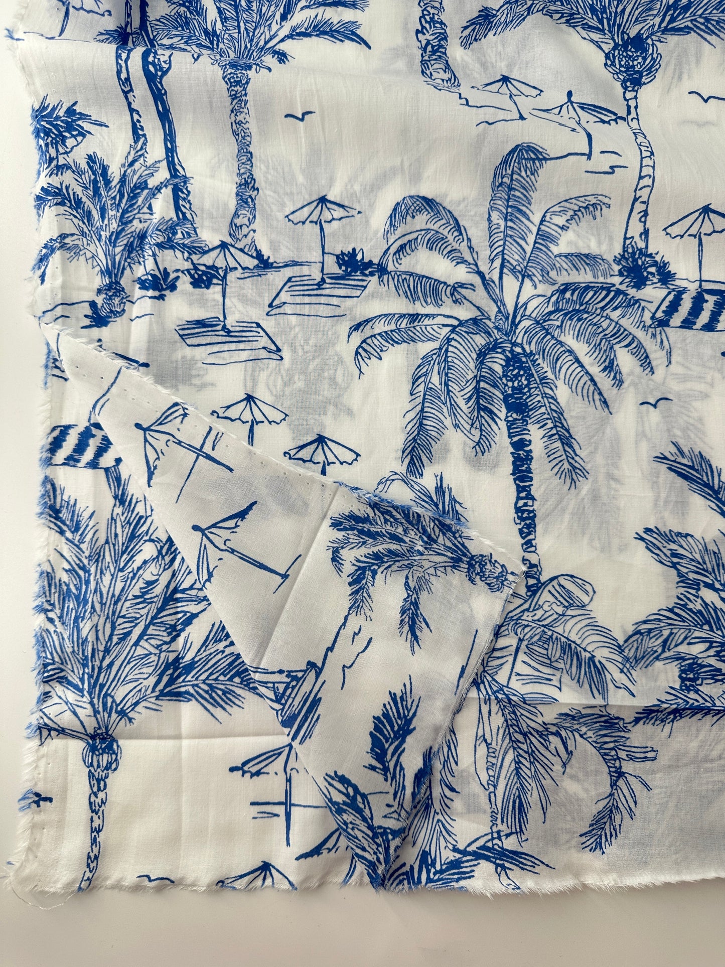 Italian Cotton Lawn, Aloha Toile, White & Blue, 2 oz