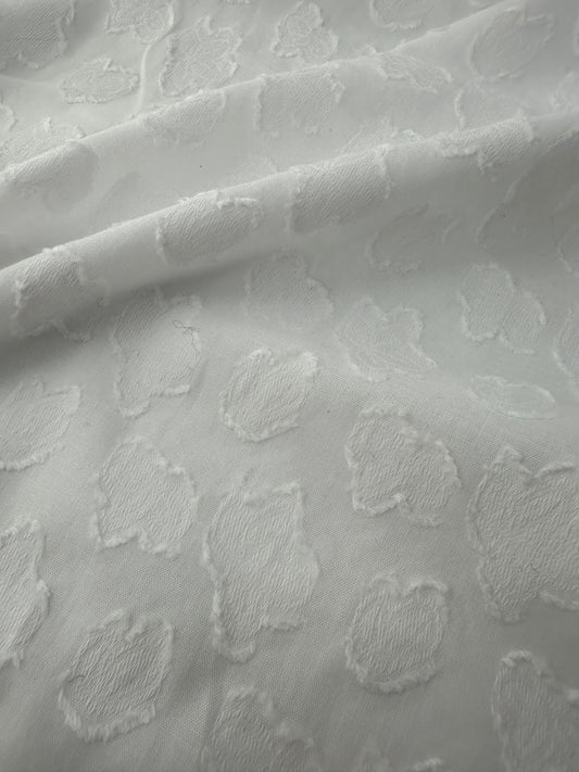 Cotton Lawn, Clip Dot, Amoeba Shapes, White