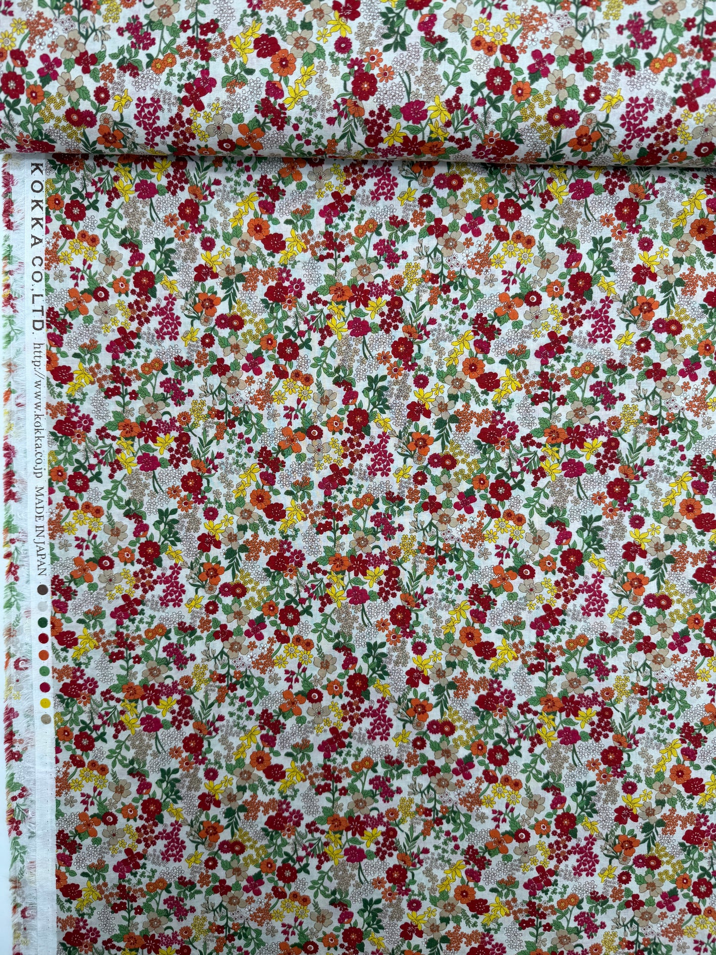 Kokka Cotton Lawn, Happy Floral - Ivory