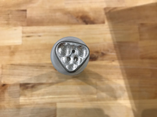 Silver full metal triangle indented 25mm