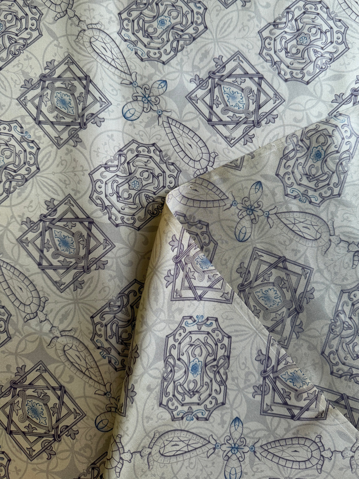 Silk Twill, Bias Medallion Print - Champagne