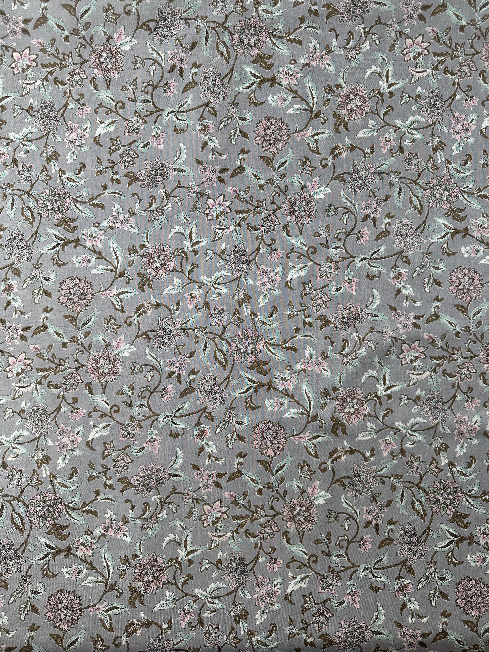 Japanese Cotton, Lightweight Sheeting, Vintage Floral – Leaf Green