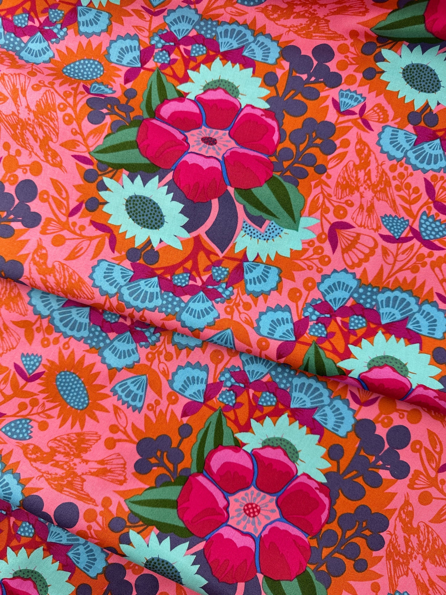 Anna Maria Cotton Sheeting, Overdressed, Centerpiece in Juicy, 4.7oz