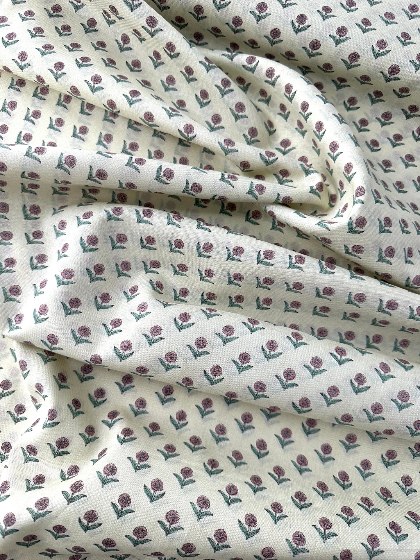 Japanese Cotton, Lightweight Sheeting, Petite Flower – Light Blue
