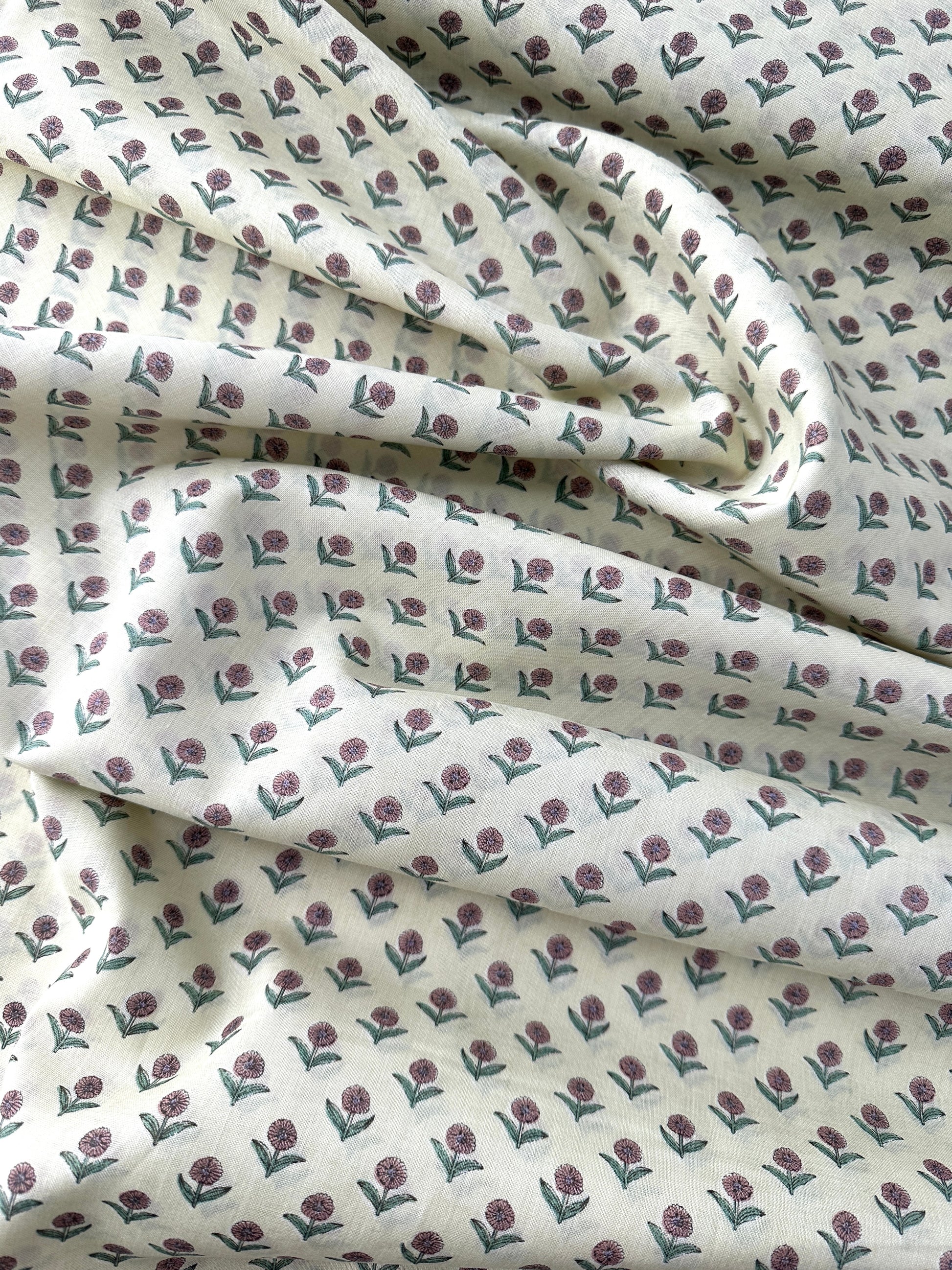 Japanese Cotton, Lightweight Sheeting, Petite Flower – Light Blue
