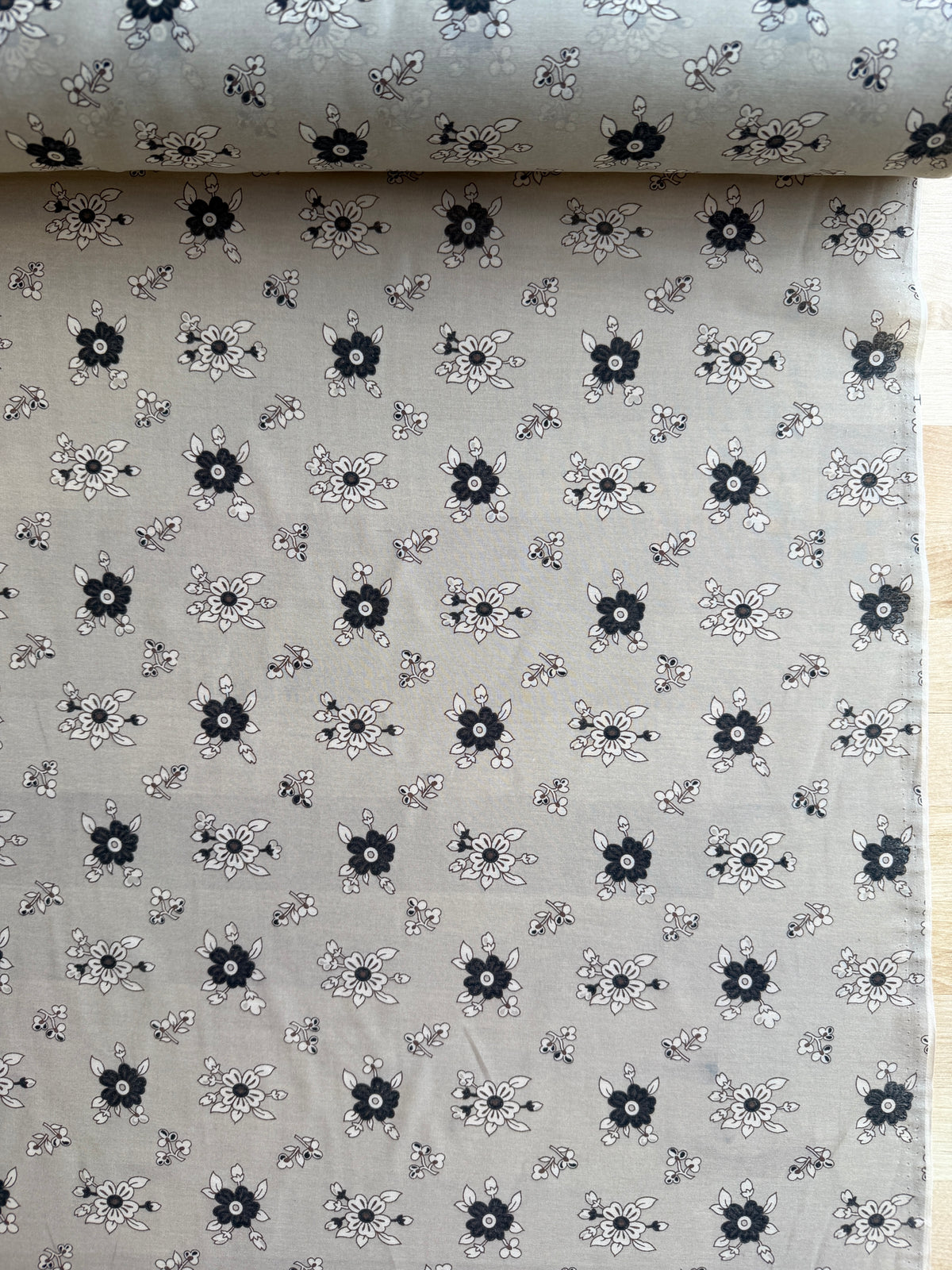 Cotton/Silk Lawn, Beige Geometric Floral