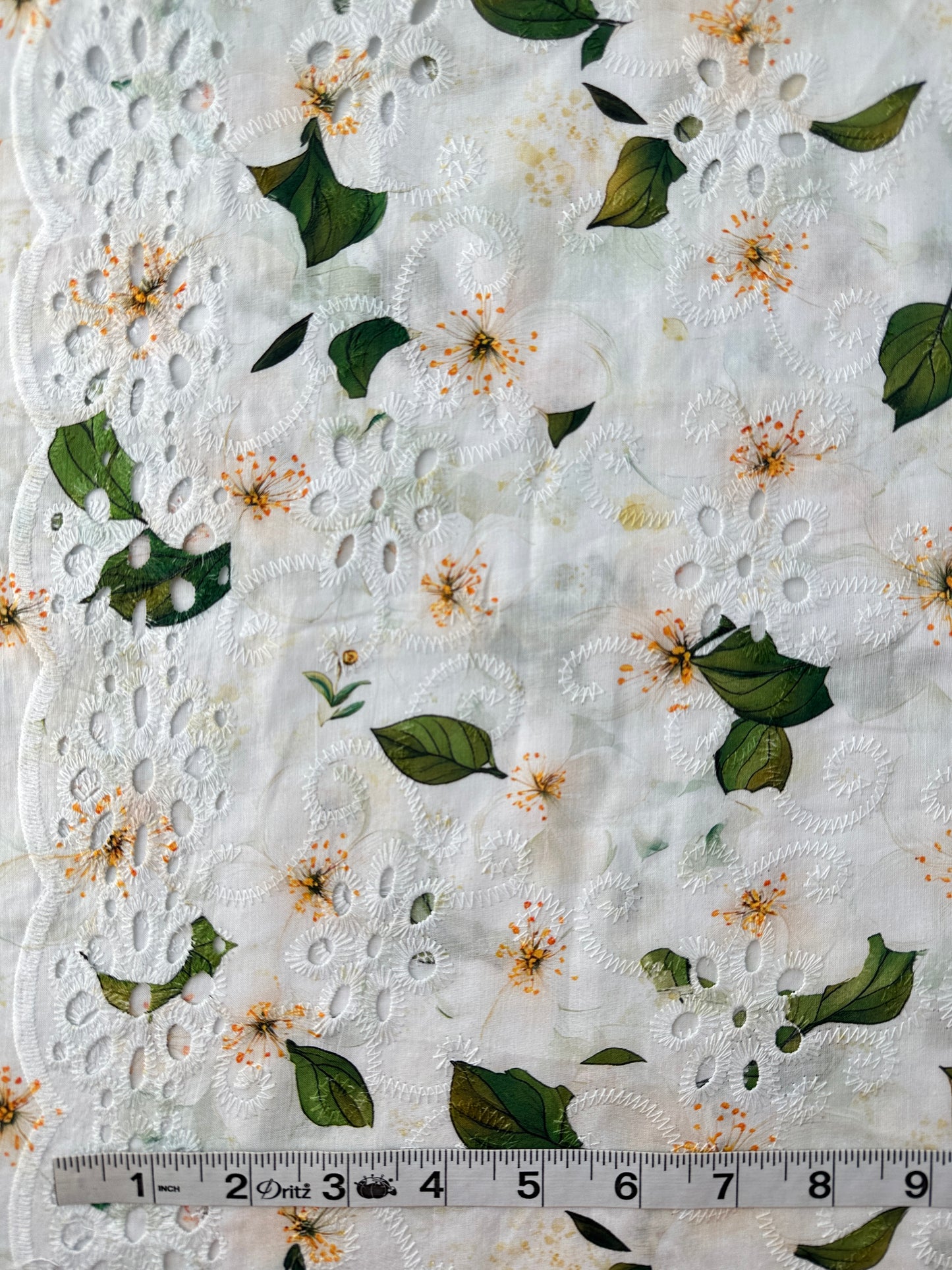 Cotton Lawn Eyelet Digital Print, Ivory Hibiscus, 3.1 oz