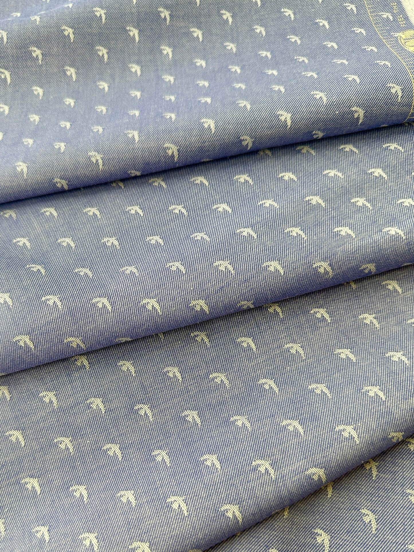 AGF Premium Cotton, Picnic Wovens, Birds - Blue Jay