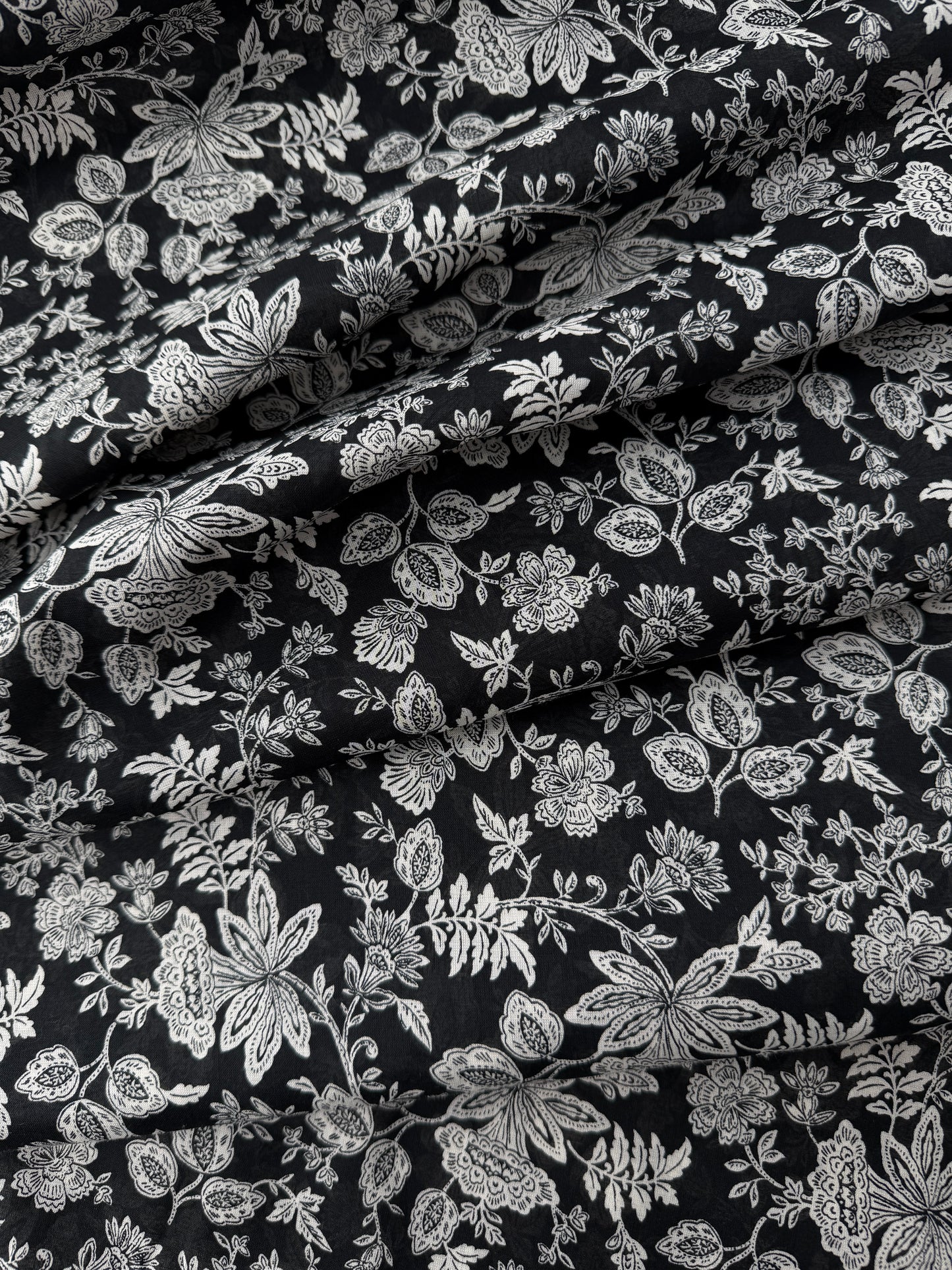 Sevenberry Cotton Lawn, Scattered Floral - Black