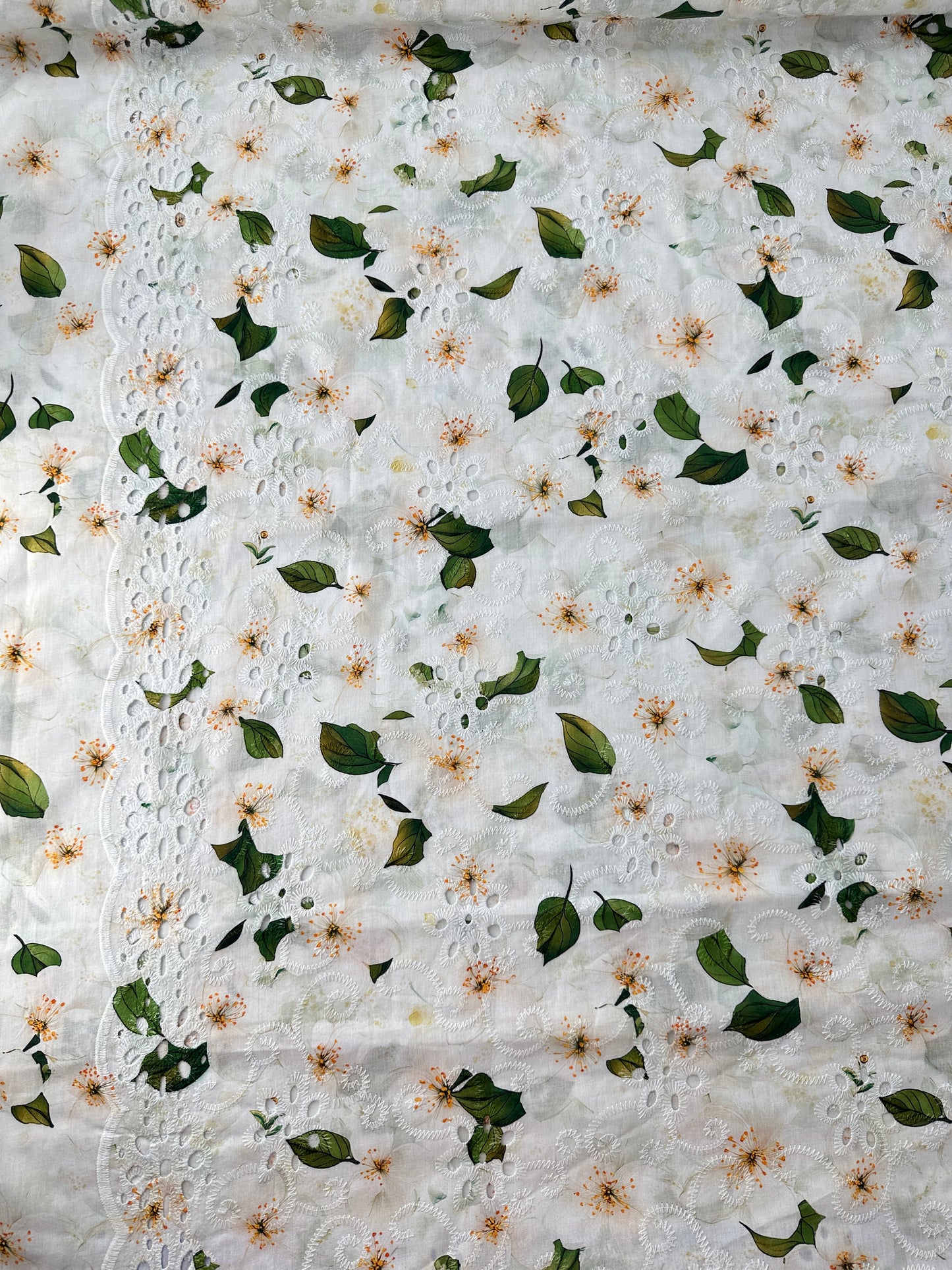 Cotton Lawn Eyelet Digital Print, Ivory Hibiscus, 3.1 oz