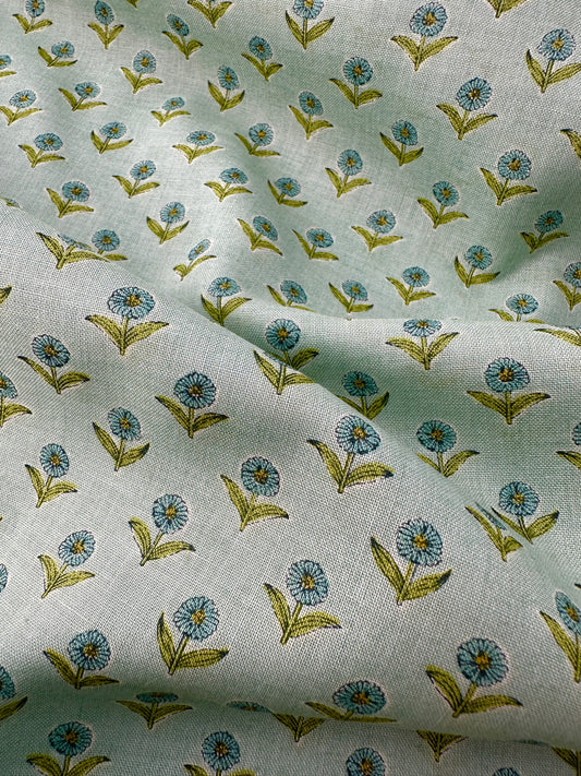 Japanese Cotton, Lightweight Sheeting, Petite Flower – Light Blue