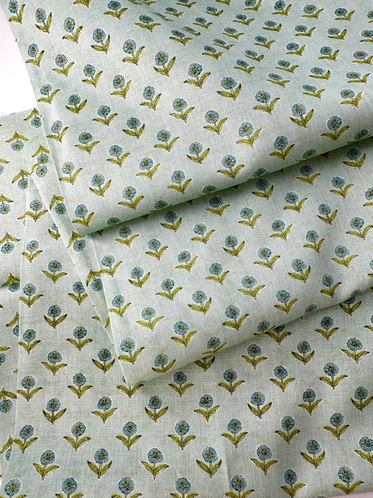 Japanese Cotton, Lightweight Sheeting, Petite Flower – Light Blue