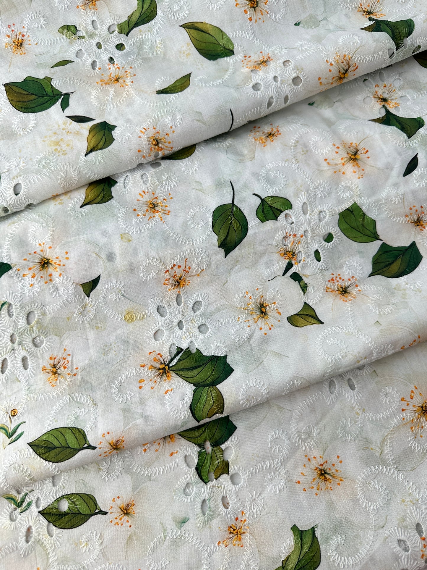 Cotton Lawn Eyelet Digital Print, Ivory Hibiscus, 3.1 oz