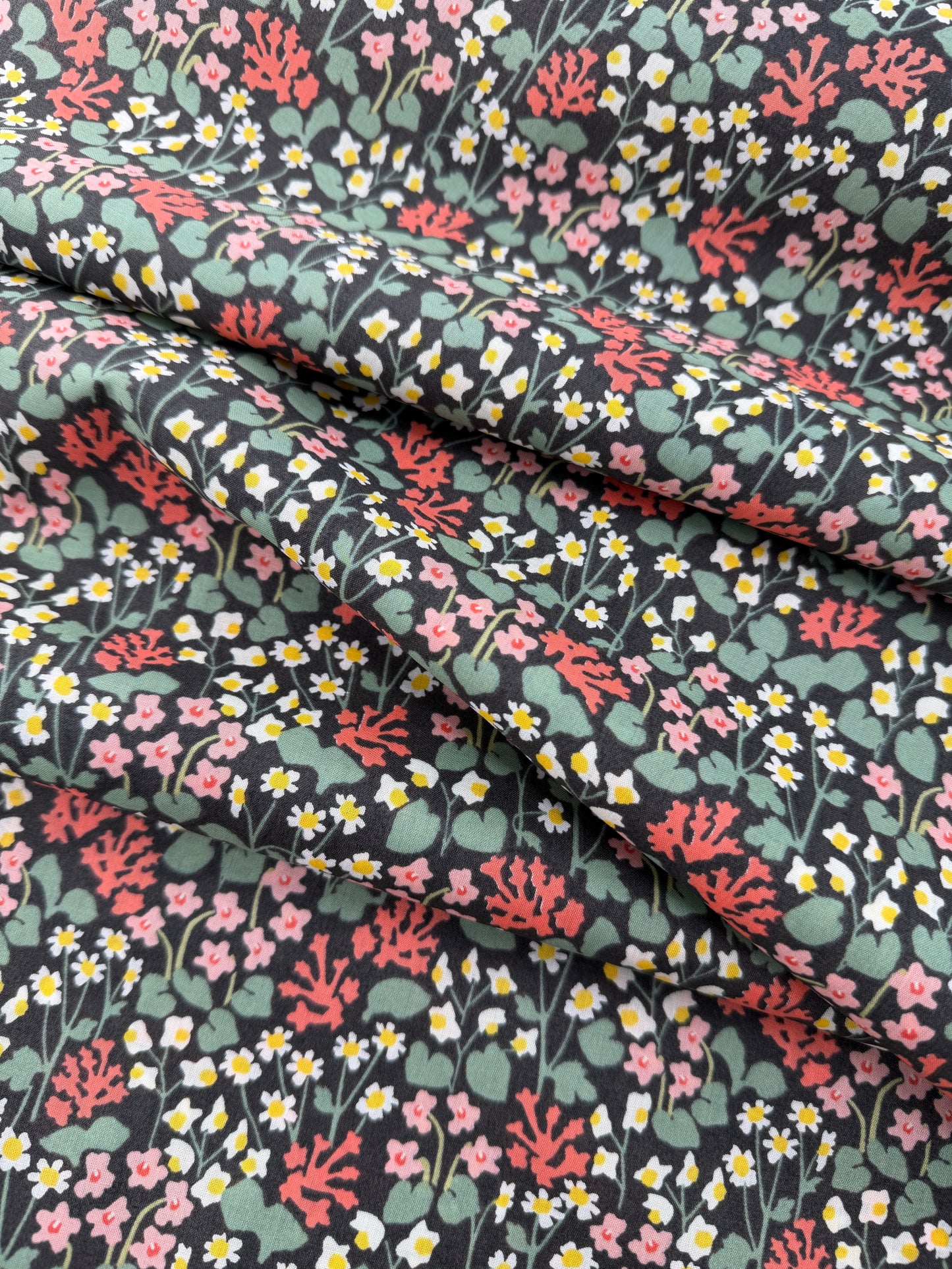Kokka Cotton Lawn, Muddy Works, Garden - Black