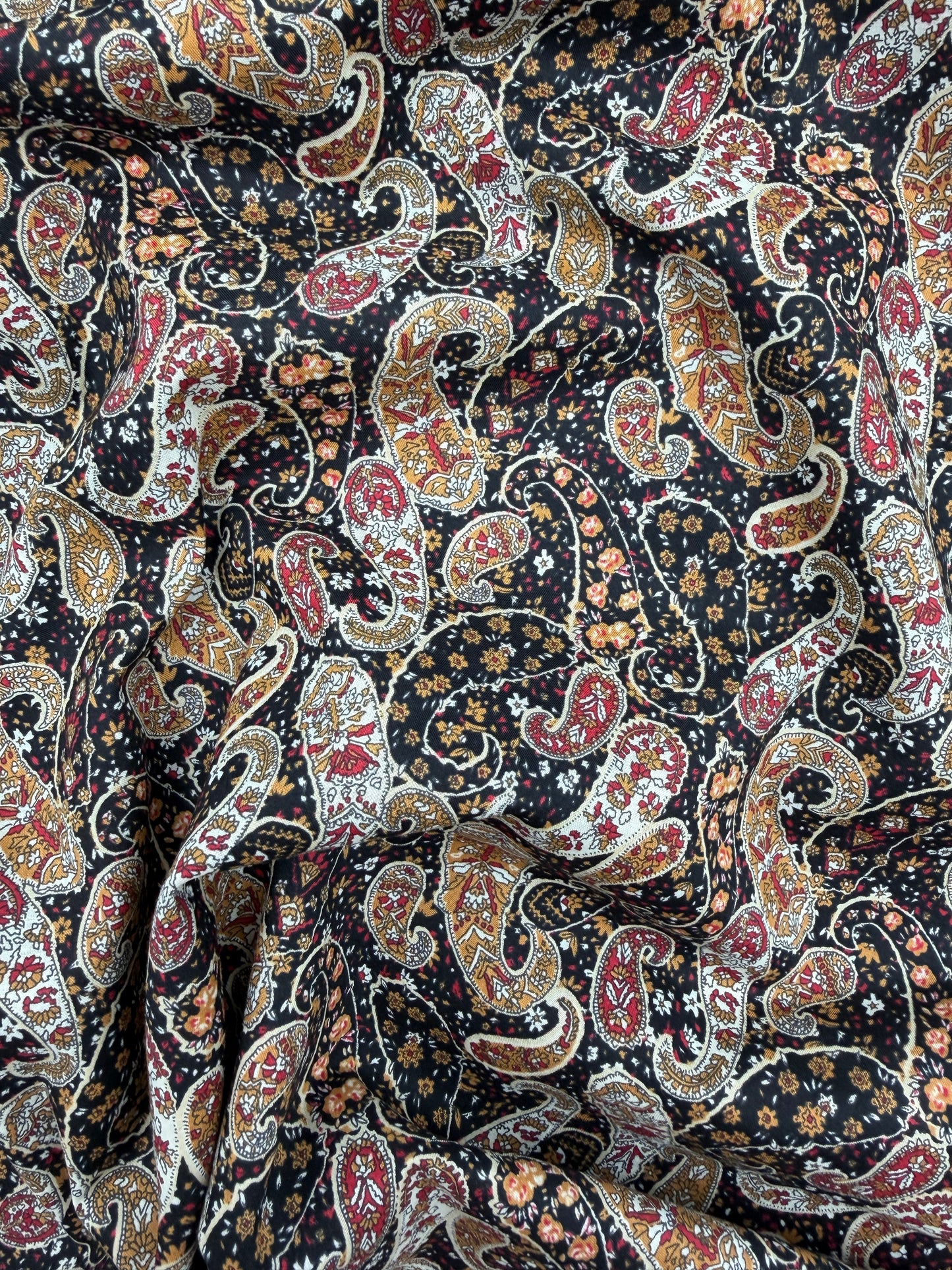 Kokka Cotton Lawn, Paisley - Black