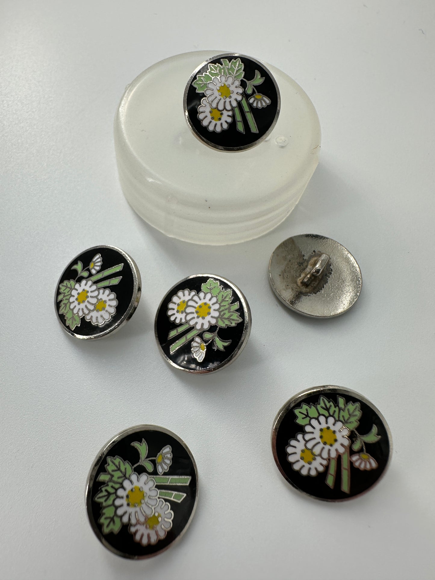 Cloisonne Button, Round, Bamboo Flower, 15 mm