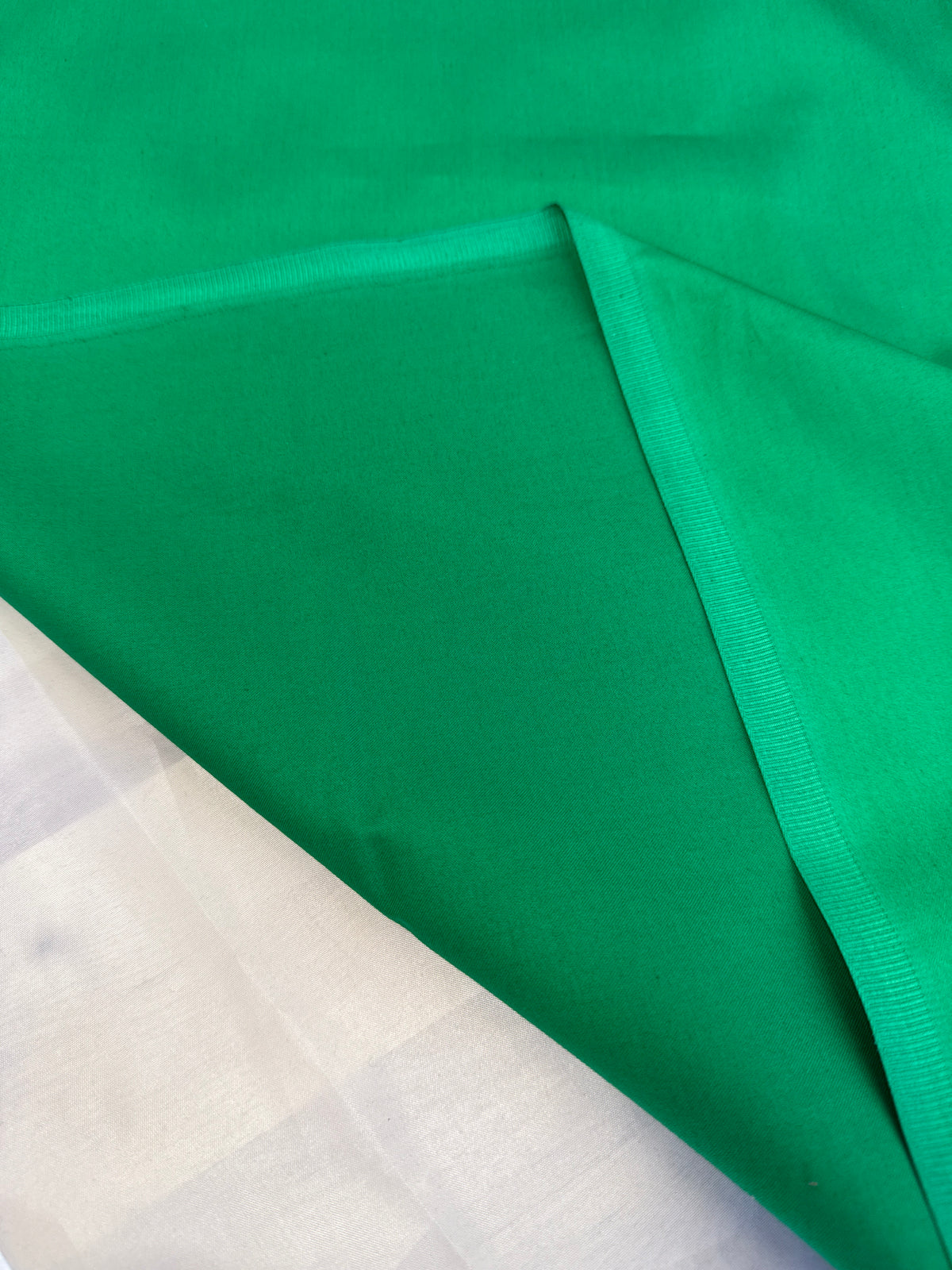 Cotton Sateen, Solid – Kelly Green