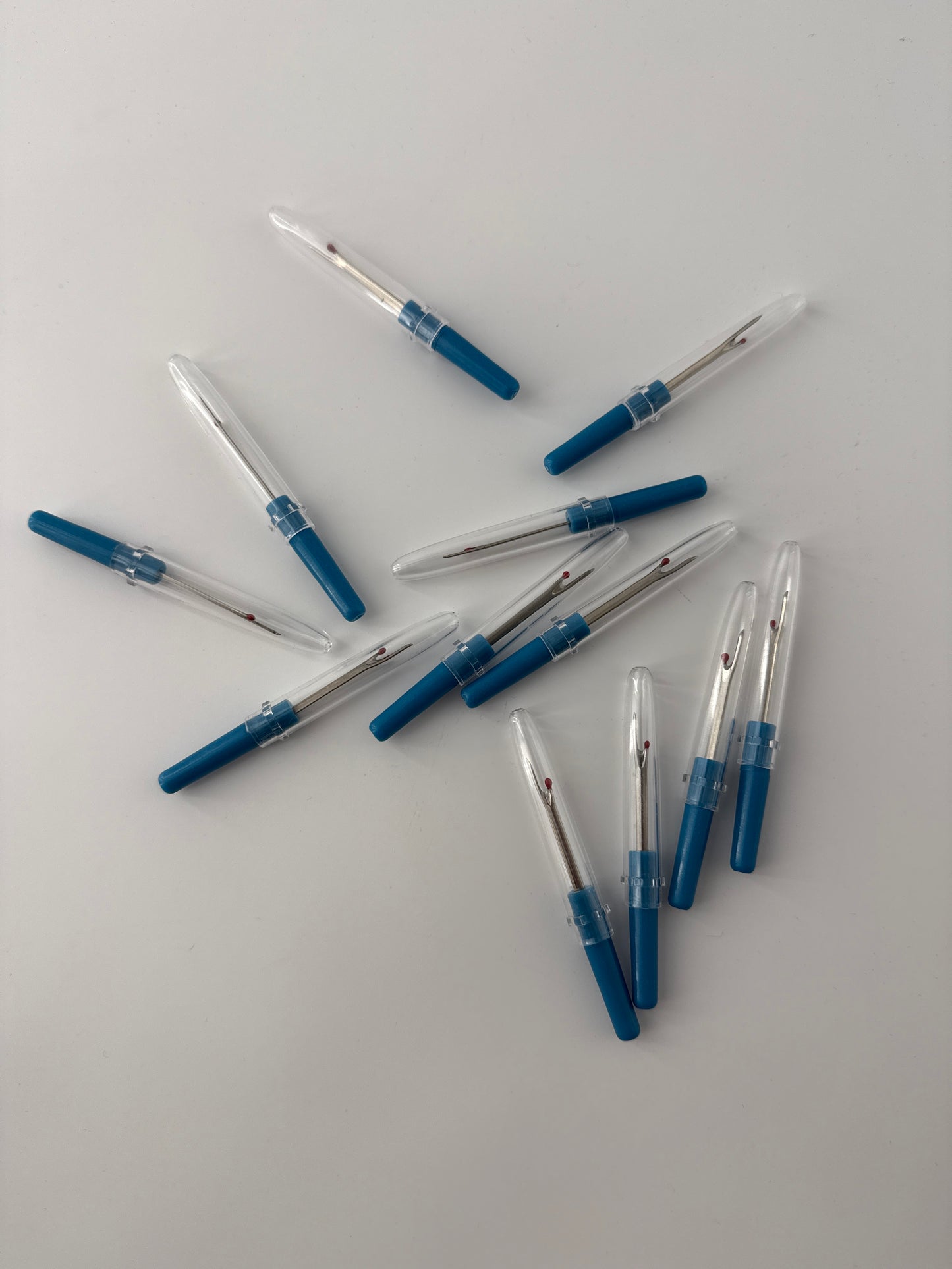 Mini Seam Ripper with cap