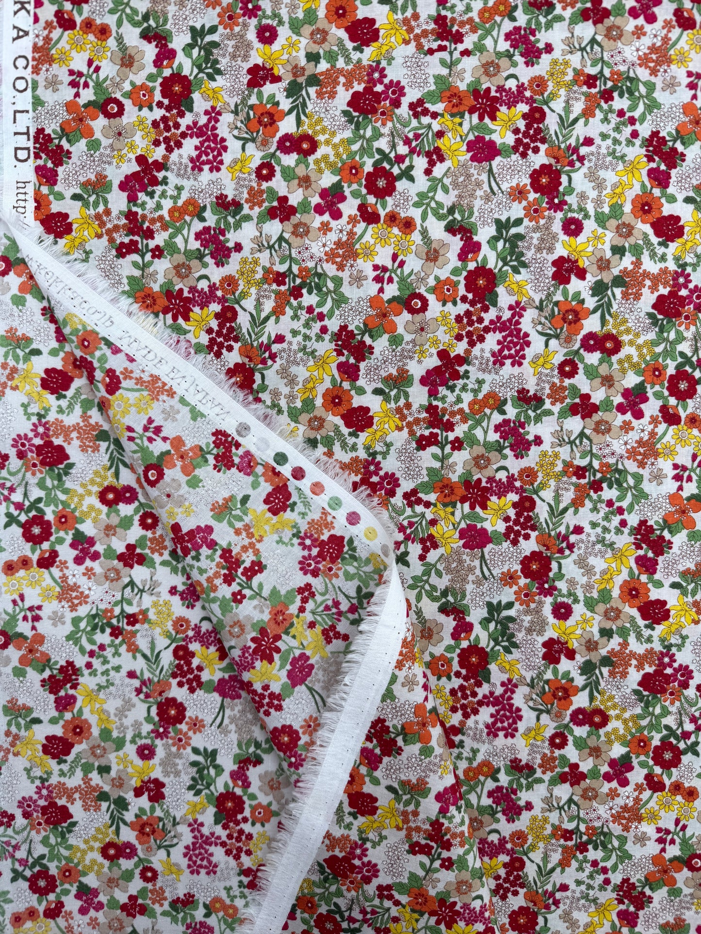 Kokka Cotton Lawn, Happy Floral - Ivory