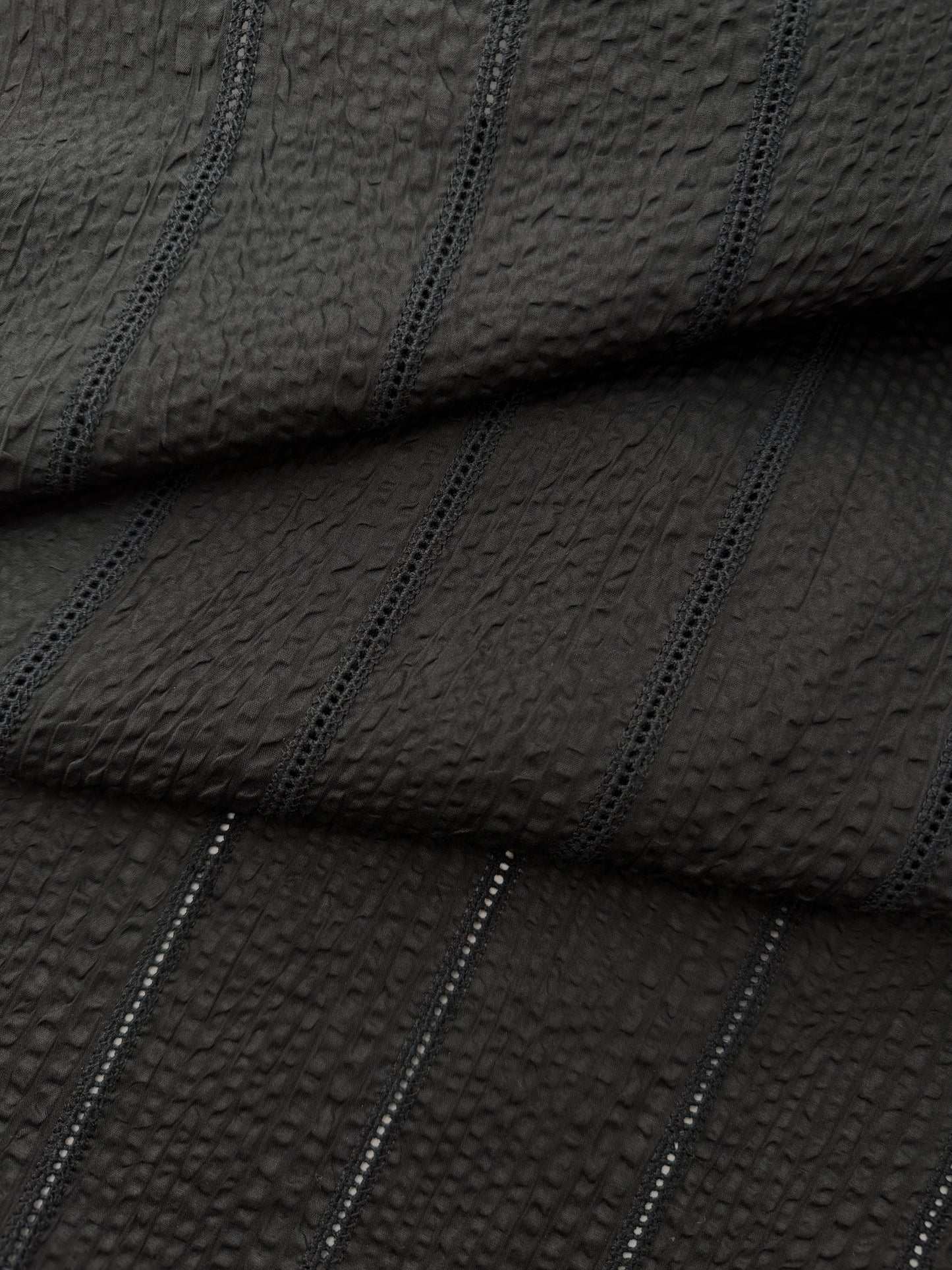 Japanese Cotton Seersucker Eyelet, Vertical Ladders, Black