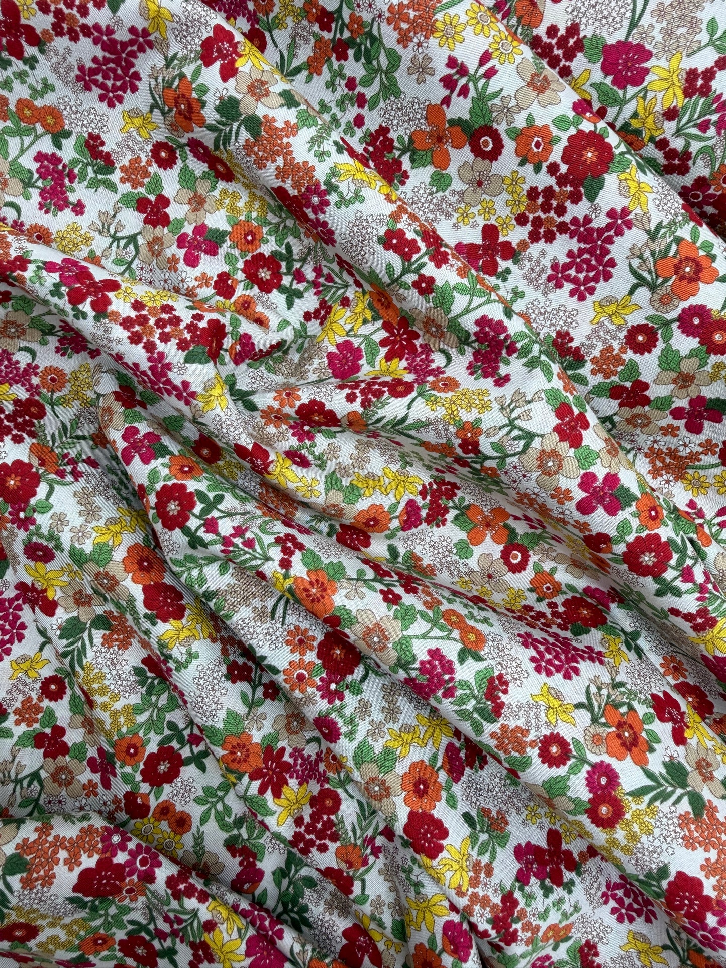 Kokka Cotton Lawn, Happy Floral - Ivory