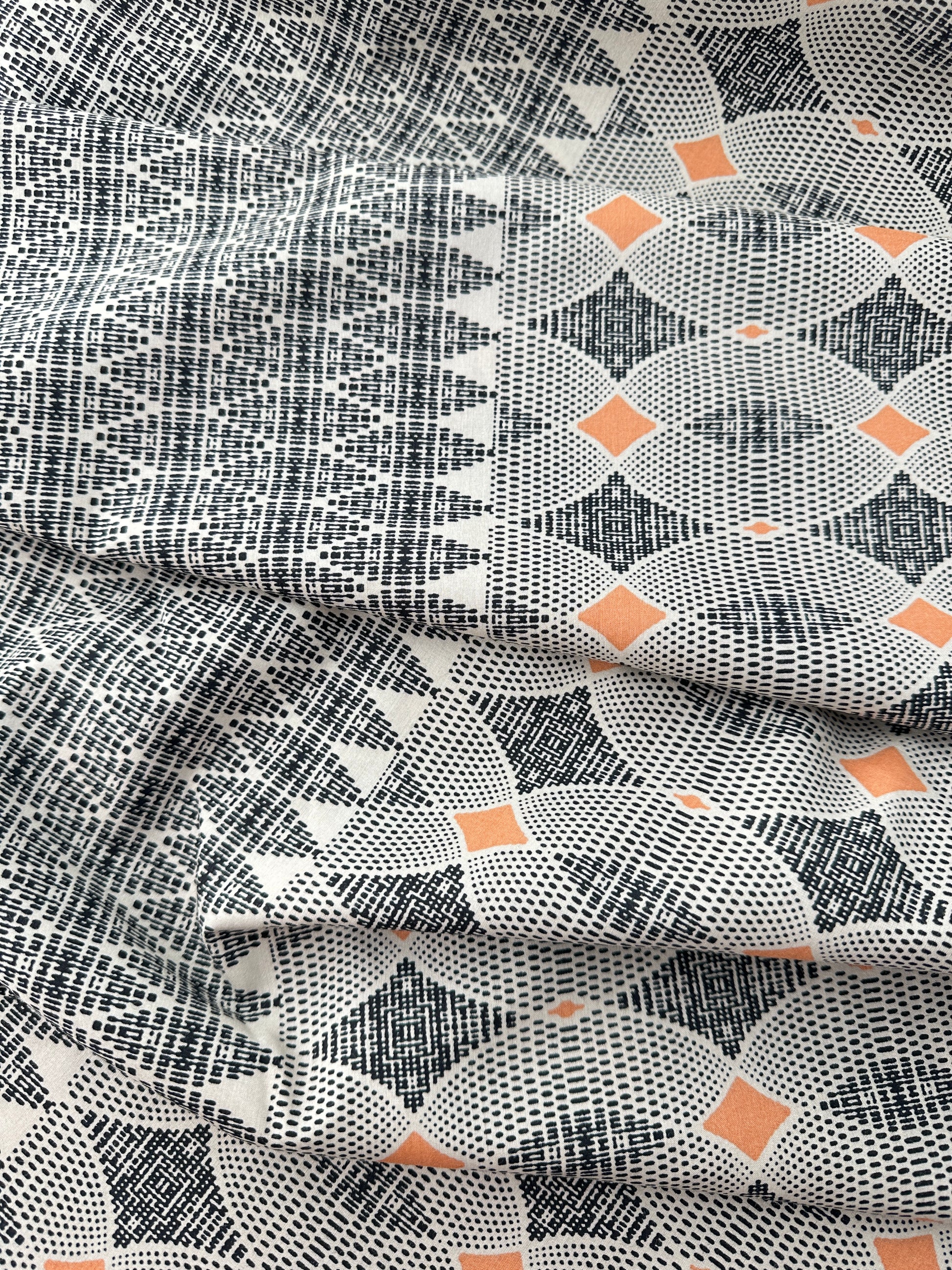 Hokkoh, Oskikka, Cotton/Rayon Border Print – Ochre
