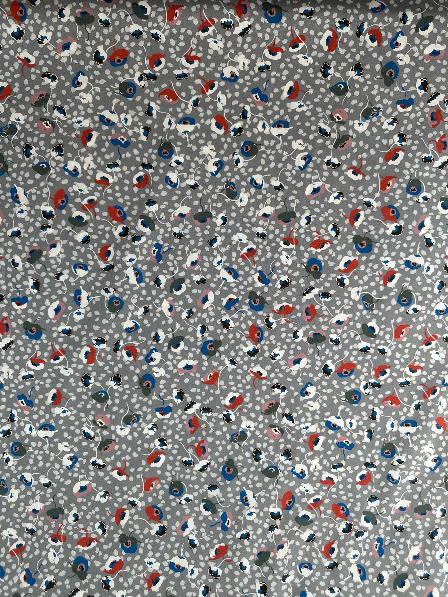 Italian Cotton Poplin, Scattered Tulip Print, Medium Gray