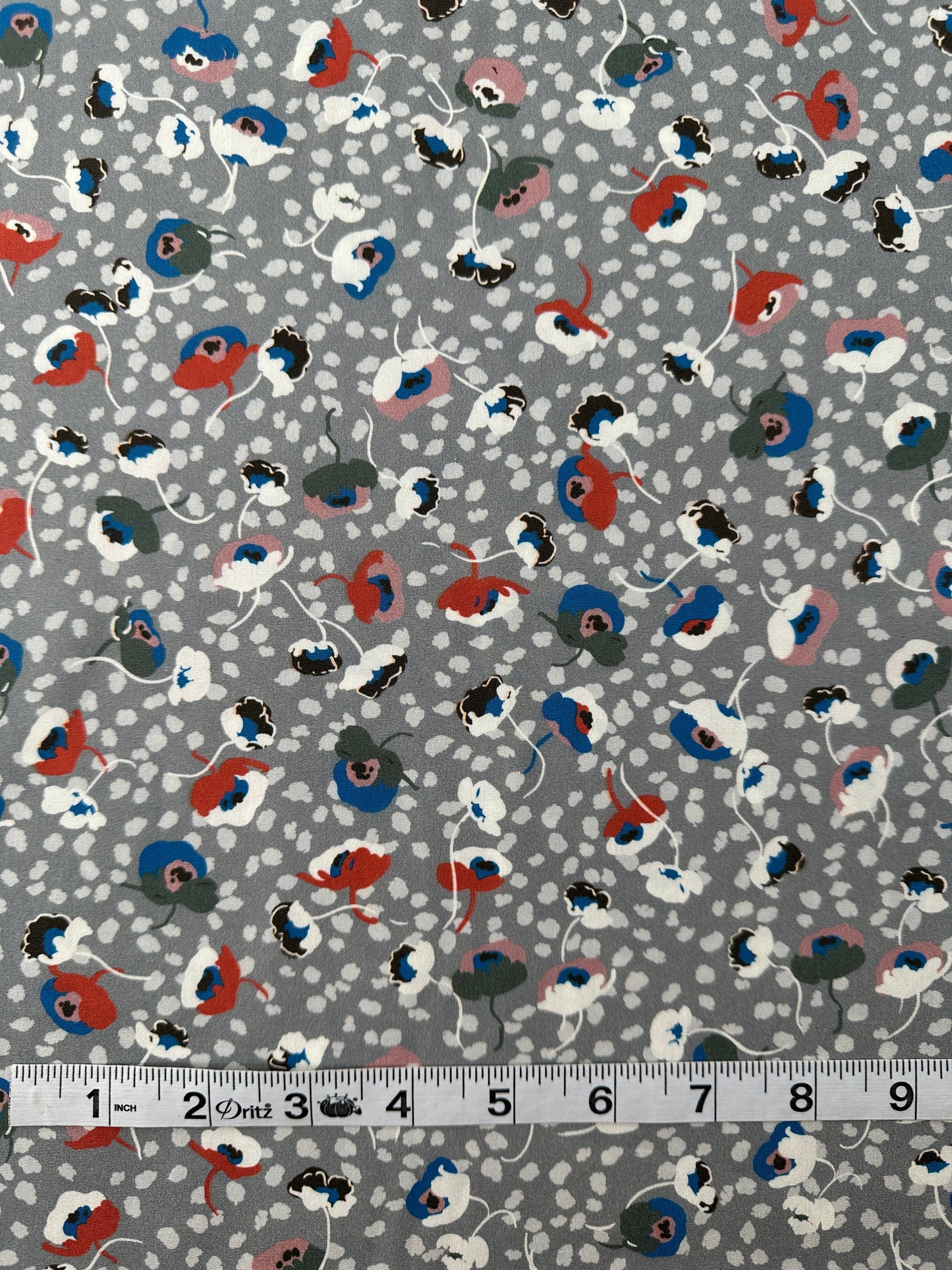 Italian Cotton Poplin, Scattered Tulip Print, Medium Gray
